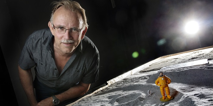 John Leif Jørgensen at DTU's mini Moon and Mars landing test facility. Photo: Mikal Schlosser