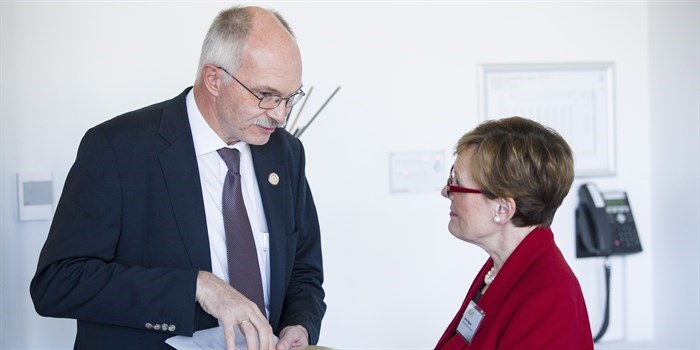 President Anders Overgaard Bjarklev and Professor Liselotte Højgaard, Chair of the Danish National Research Foundation. Photo: Thorkild Christensen. 