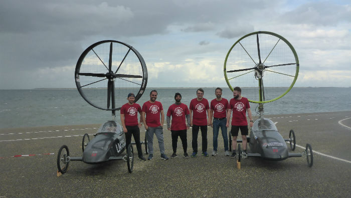 DTU-holdet med deres mekaniske og elektriske vindbil. Foto Jeppe Mølgaard