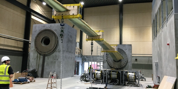 I Large Scale Facililty er der plads til at lave test og målinger på vindmøllevinger op til 45 meter. Foto DTU