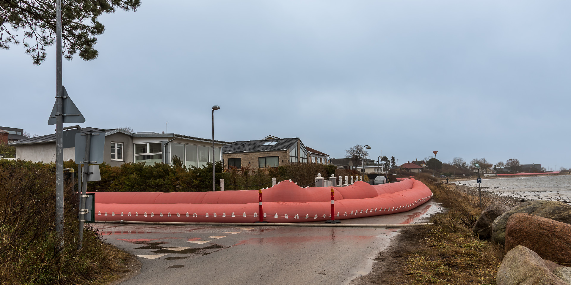 Huse ved strand. Foto: Colourbox