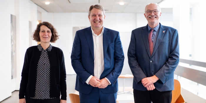 DTU Senior Vice President for Innovation and Entrepreneurship Marianne Thellersen, General Manager for IFF in Scandinavia Flemming Jørgensen, and DTU President Anders Overgaard Bjarklev at the start up meeting of the three year Corporate Partnership mellem DTU and IFF. Photo: DTU.