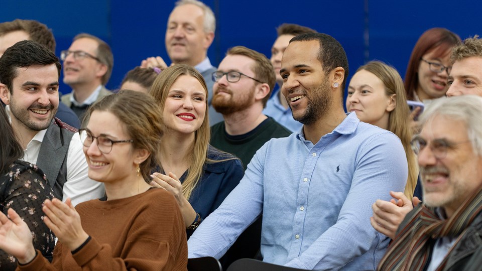 143 ud af 355 færdige ph.d.-kandidater modtag deres diplom ved den årlige reception ledsaget af deres familie, venner og vejledere.