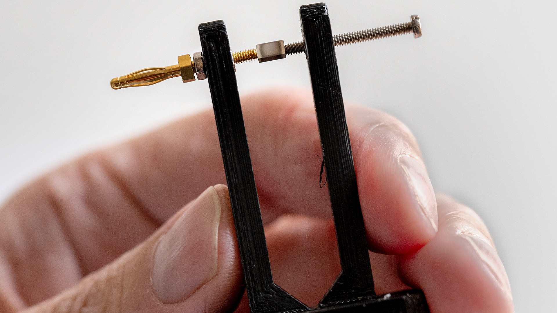 Faststofbatteri til mikroelektronik