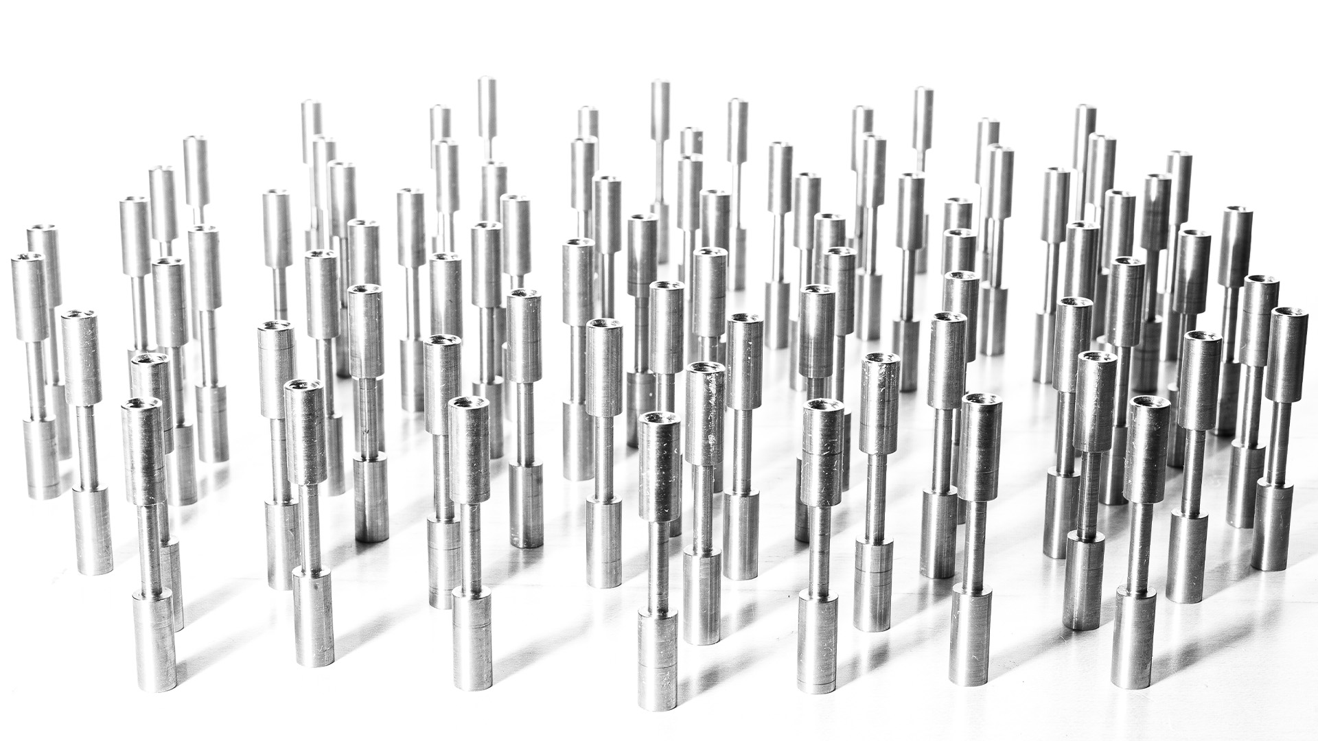 Modelsystem til at gennemføre forsøg, der simulerer flowbetingelser i rør.