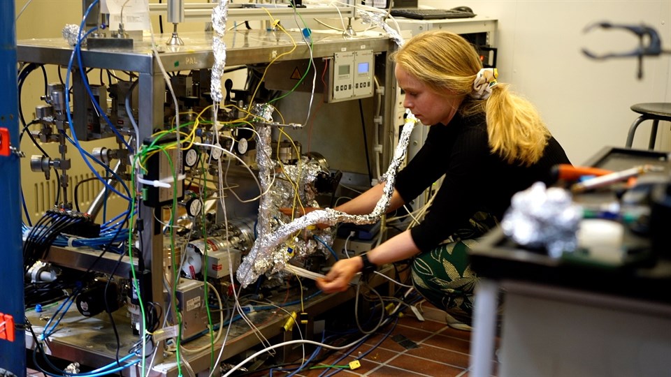 Power-to-X opstillingen her har Olivia selv bygget. (Foto: Katrine Kragh)