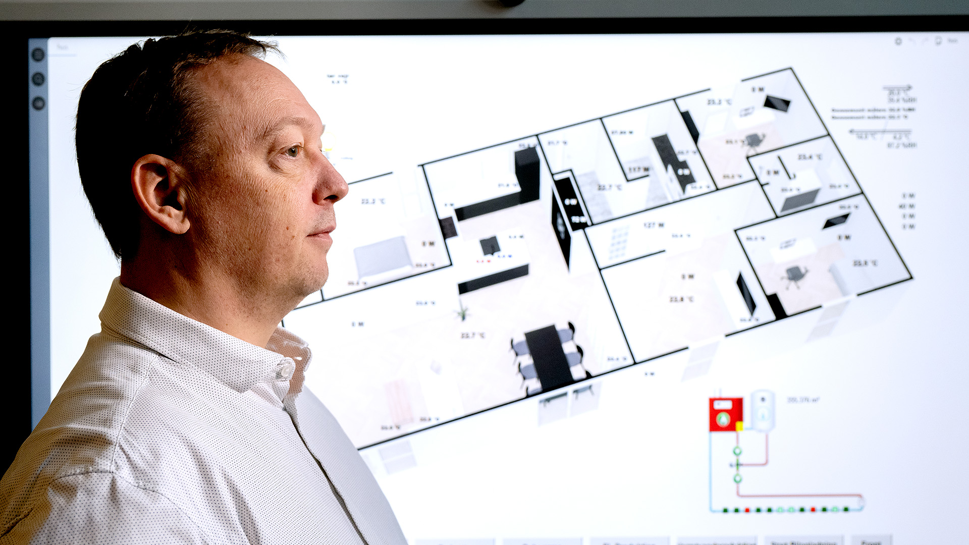 Bo Carlsen fra DTU's Campus Service allierer sig med energi-dashboard i kampen mod unødig energispild. 