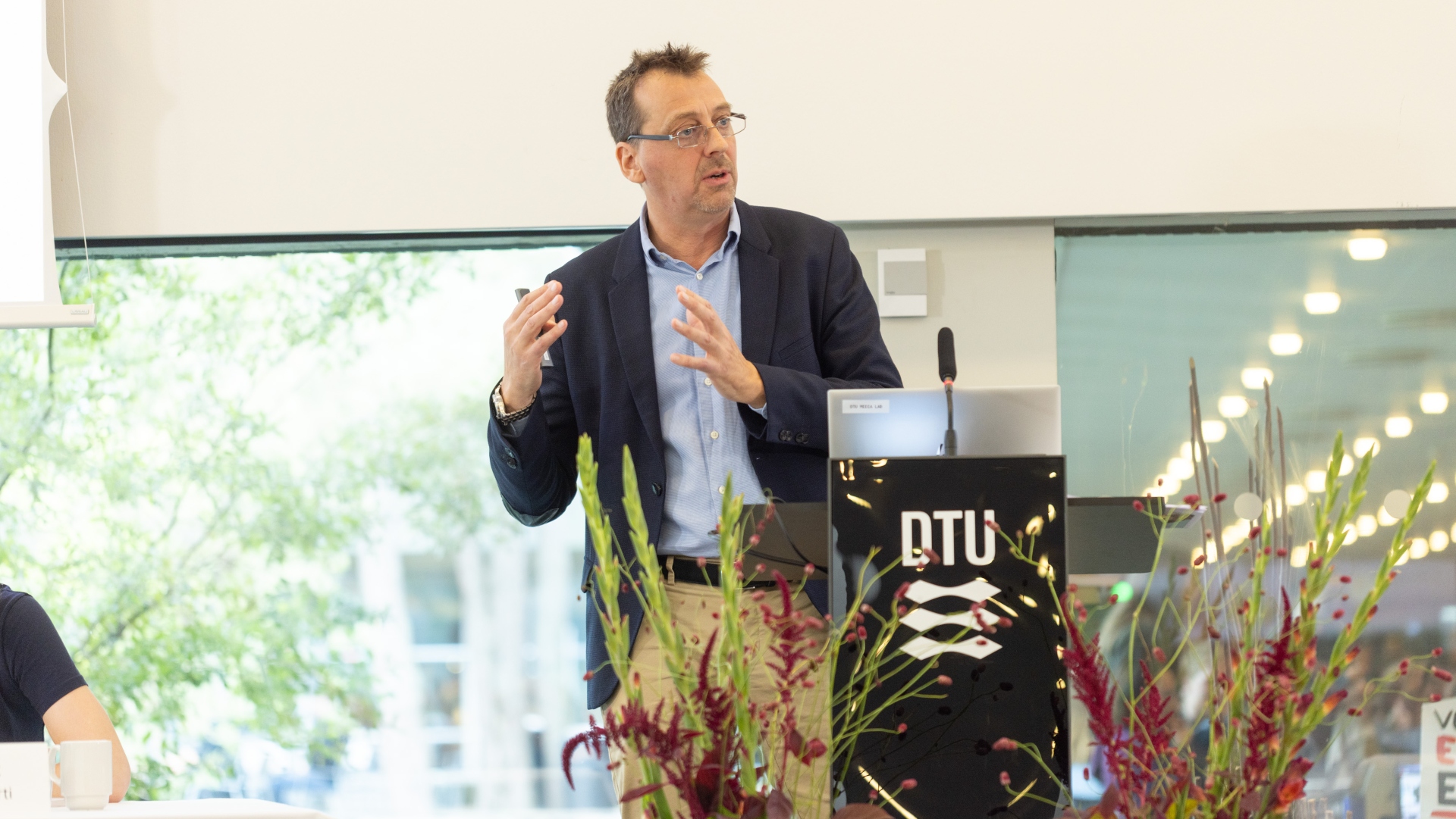 Executive Vice President Claus Crone Fuglsang, Novozymes: "Erhvervskandidater kan være en god ide, men at tringe virksomheder og gøre det til en løsning i hele bredden, det er vi ikke så sikre på er det rigtige."