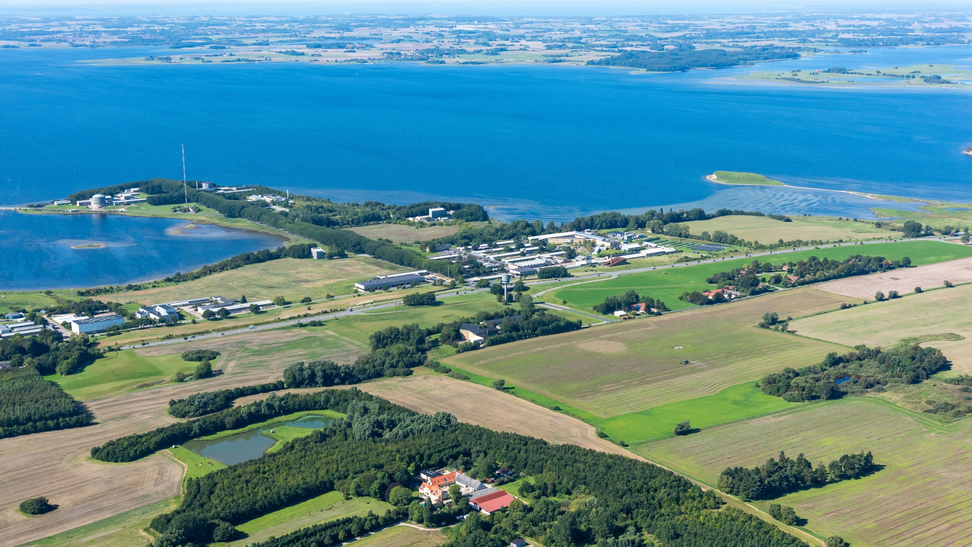 Luftfoto af området omkring Risø.