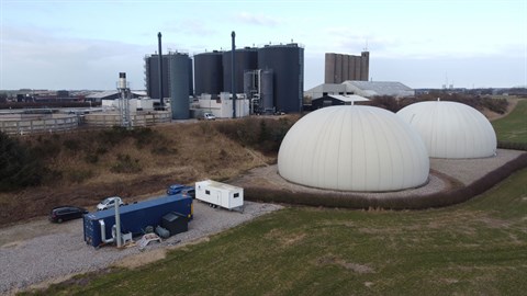 Dronefoto af demonstrationsanlæg ved Lemvig Biogas