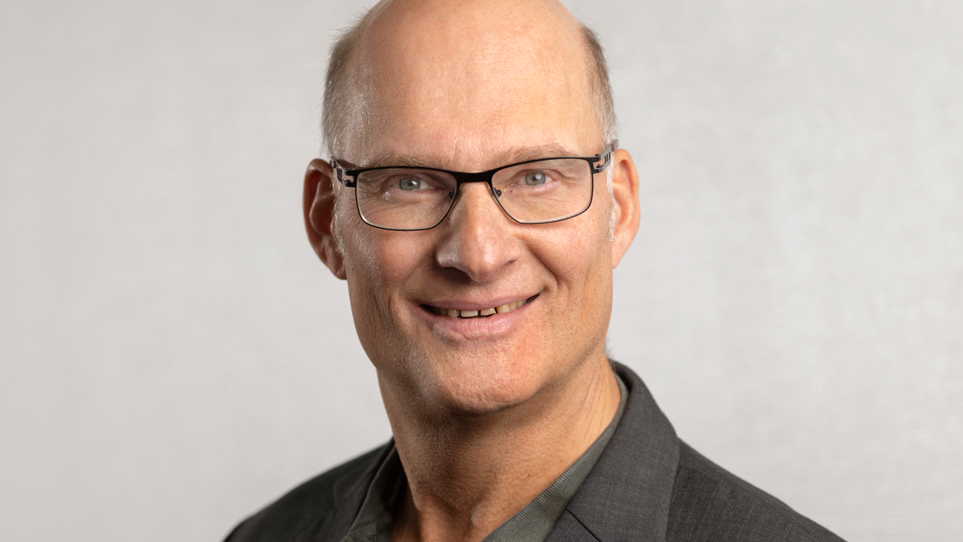 Portrætfoto af Dr. Jesper Hattel