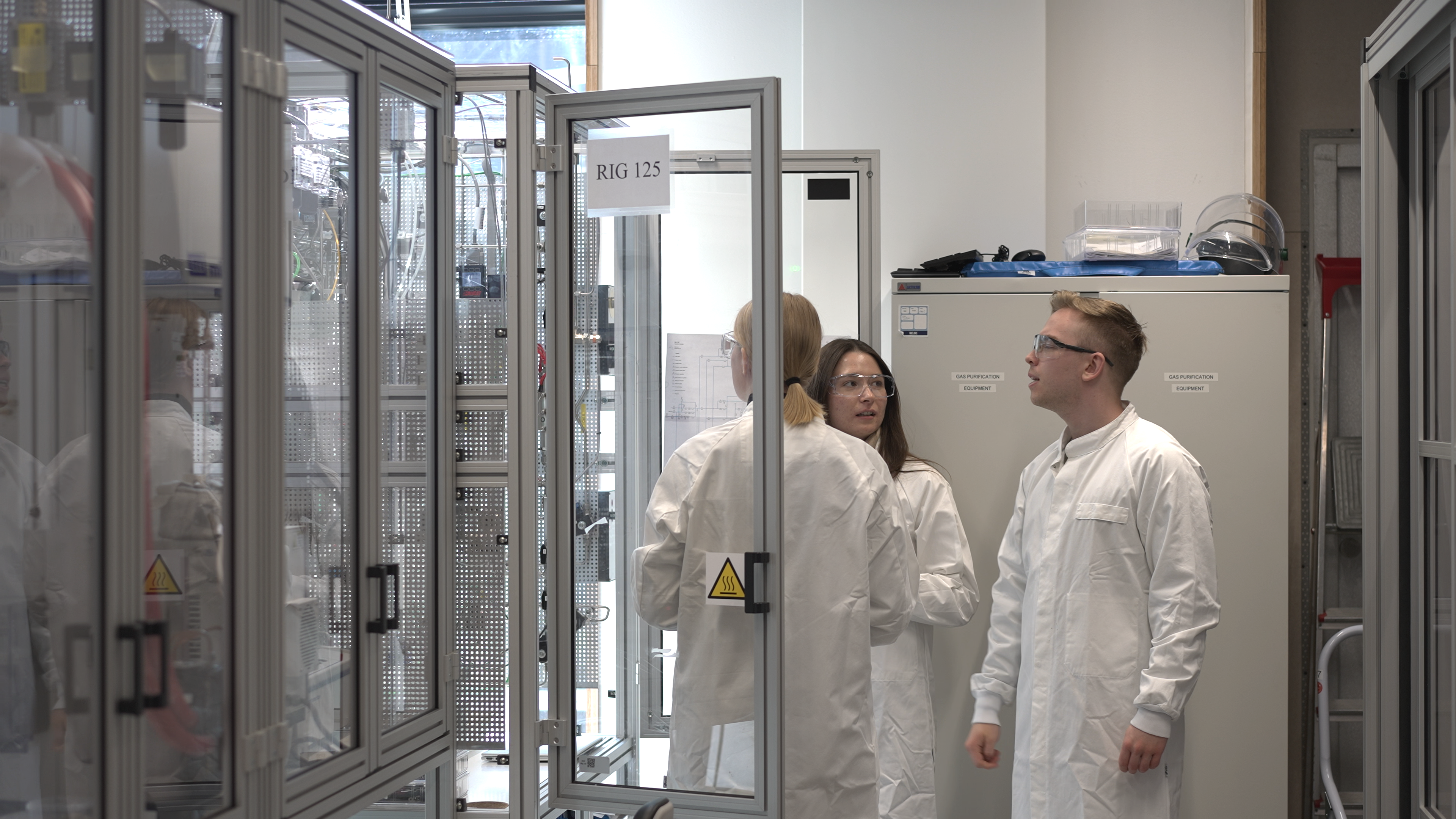 DTU-Startuppen Ammisorb er et af de projekter, der har fået støtte fra VILLUM P2X Accelerator. Ammisorb har udviklet teknologi, der mere effektivt kan udskille ammoniak i ammoniakanlæg. Ammoniak bruges blandt andet til gødning.  Foto: FELT ApS