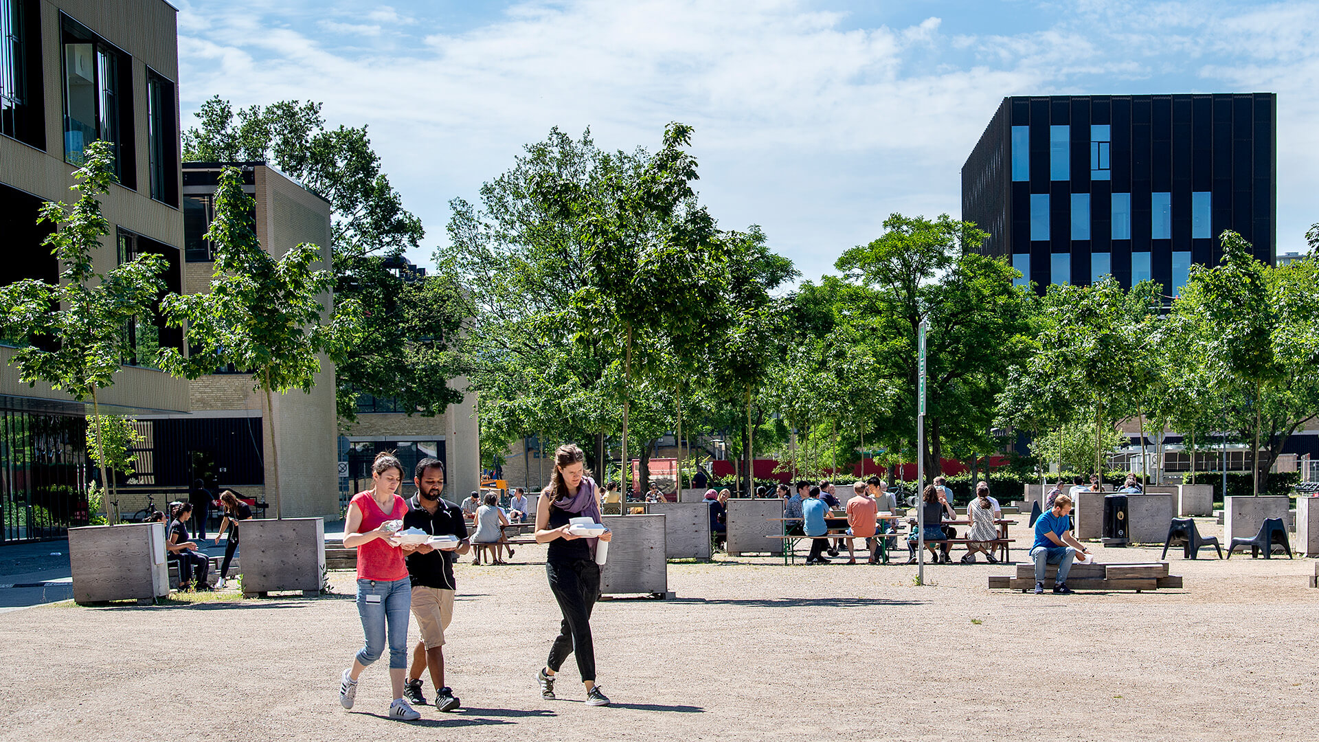 sommerbillede fra Kemitorvet ved DTU Lyngby