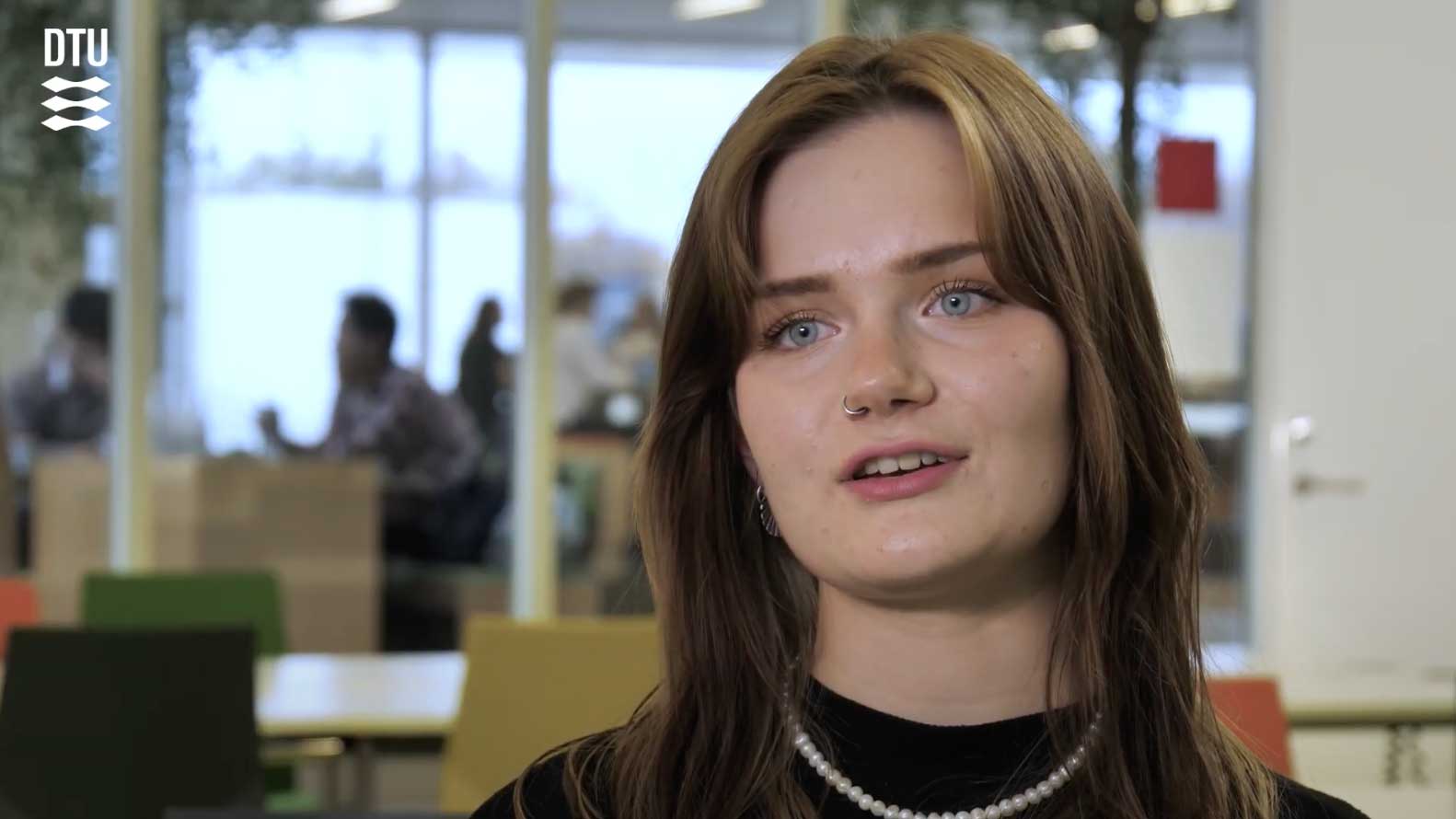 Se film om bacheloruddannelsen i Softwareteknologi