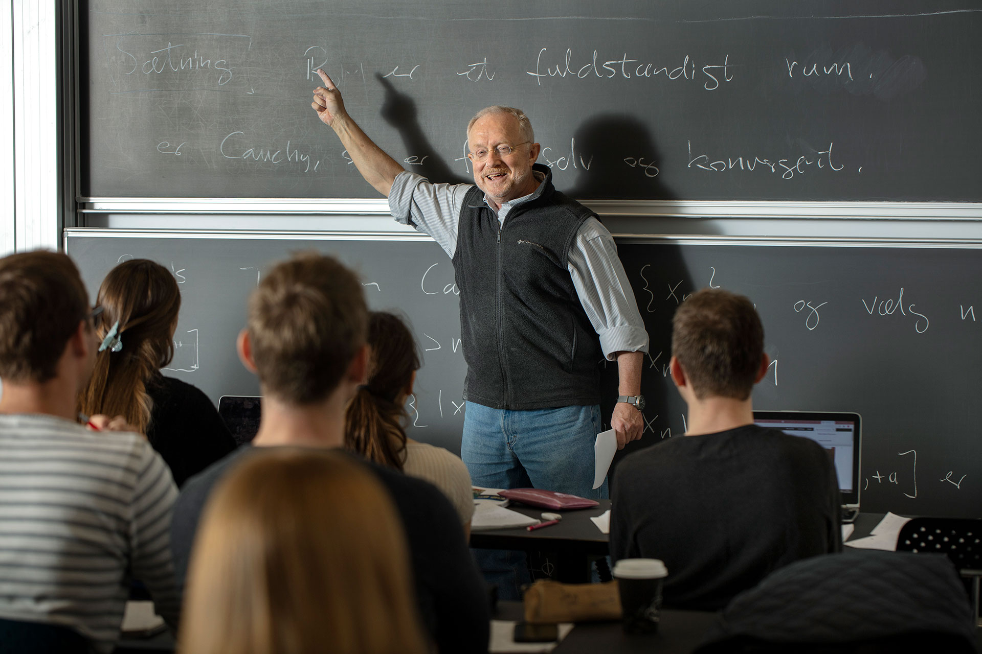 Studerende fra retningen Matematik og Teknologi modtager undervisning. Foto: Mikal Schlosser