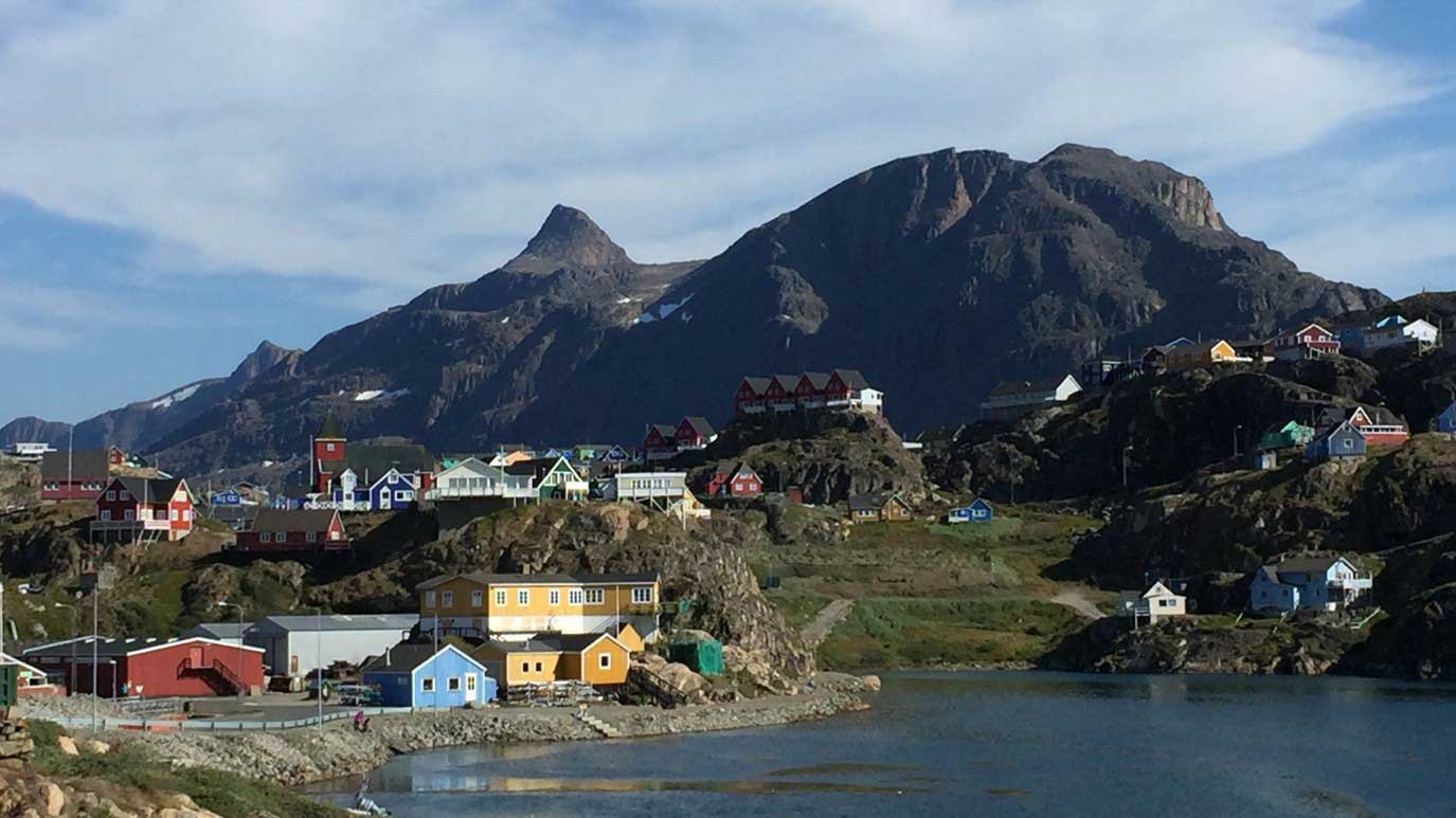 Sisimiut med Nasaasaaq i baggrunden