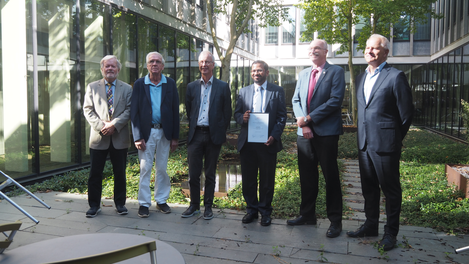 Senior researcher Kaushik Das (No. 3 from the right)