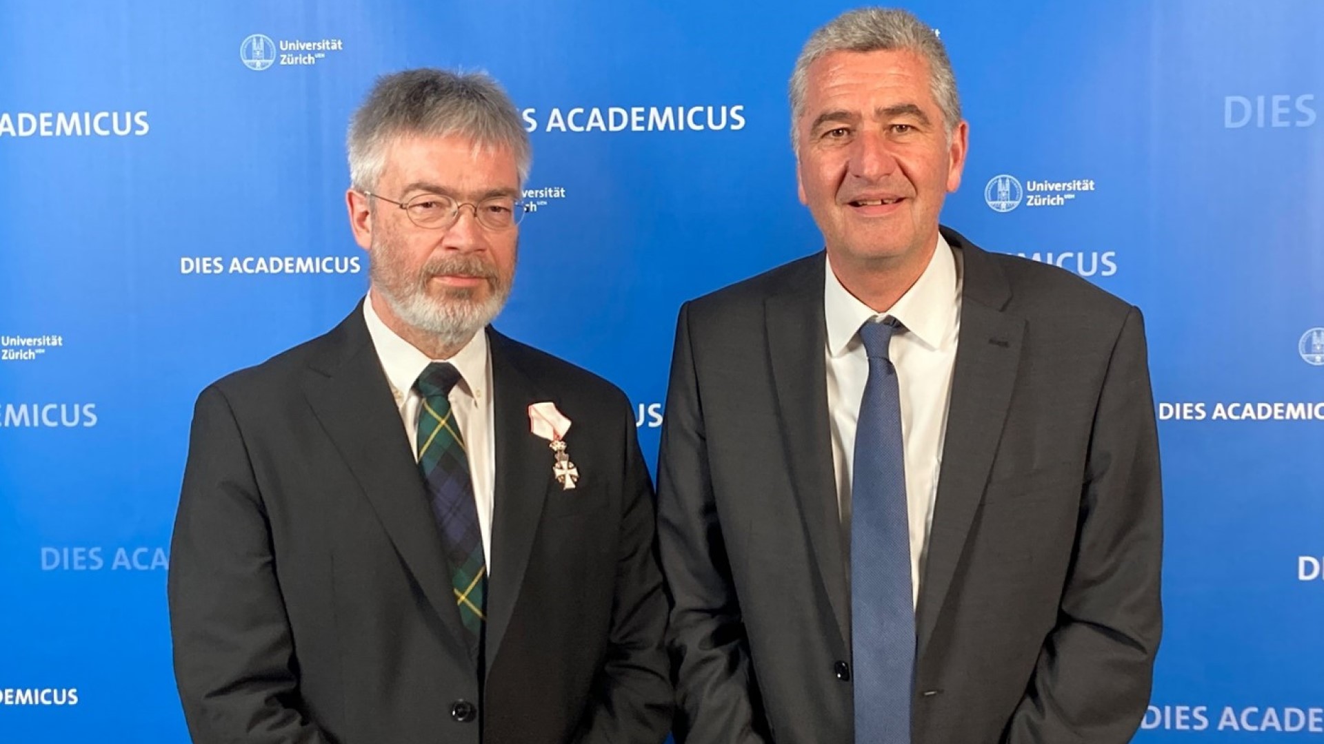 Professor and Head of Research Group Frank Møller Aarestrup and Dean of VetSuisse Roger Stephan