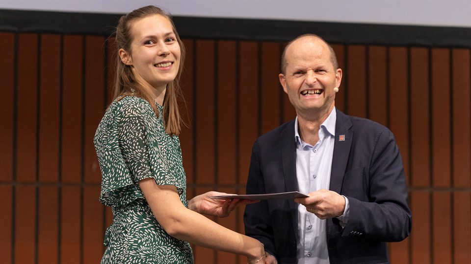 Christina Bligaard Pedersen received Young Researcher Award.