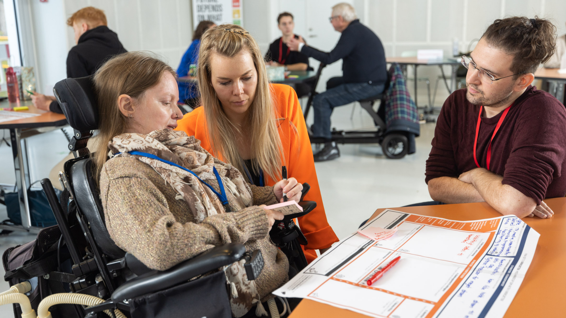 Entrepreneurs with disabilities and DTU students develop inclusive solutions to specific problems that the entrepreneurs have in their everyday lives. Photo: Mikal Schlosser