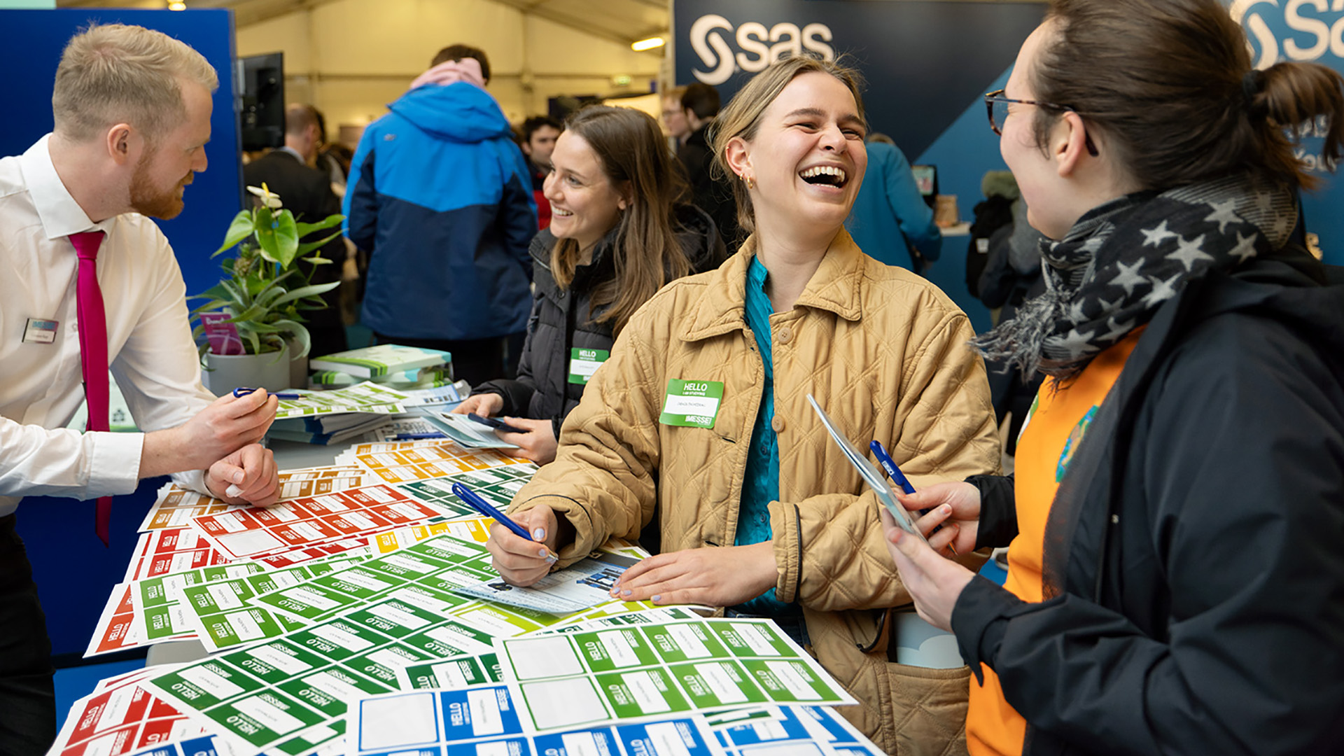At the fair, as a student or newly graduated engineer, you have the opportunity to find your next job, your next internship, or a collaboration partner for an exciting project.