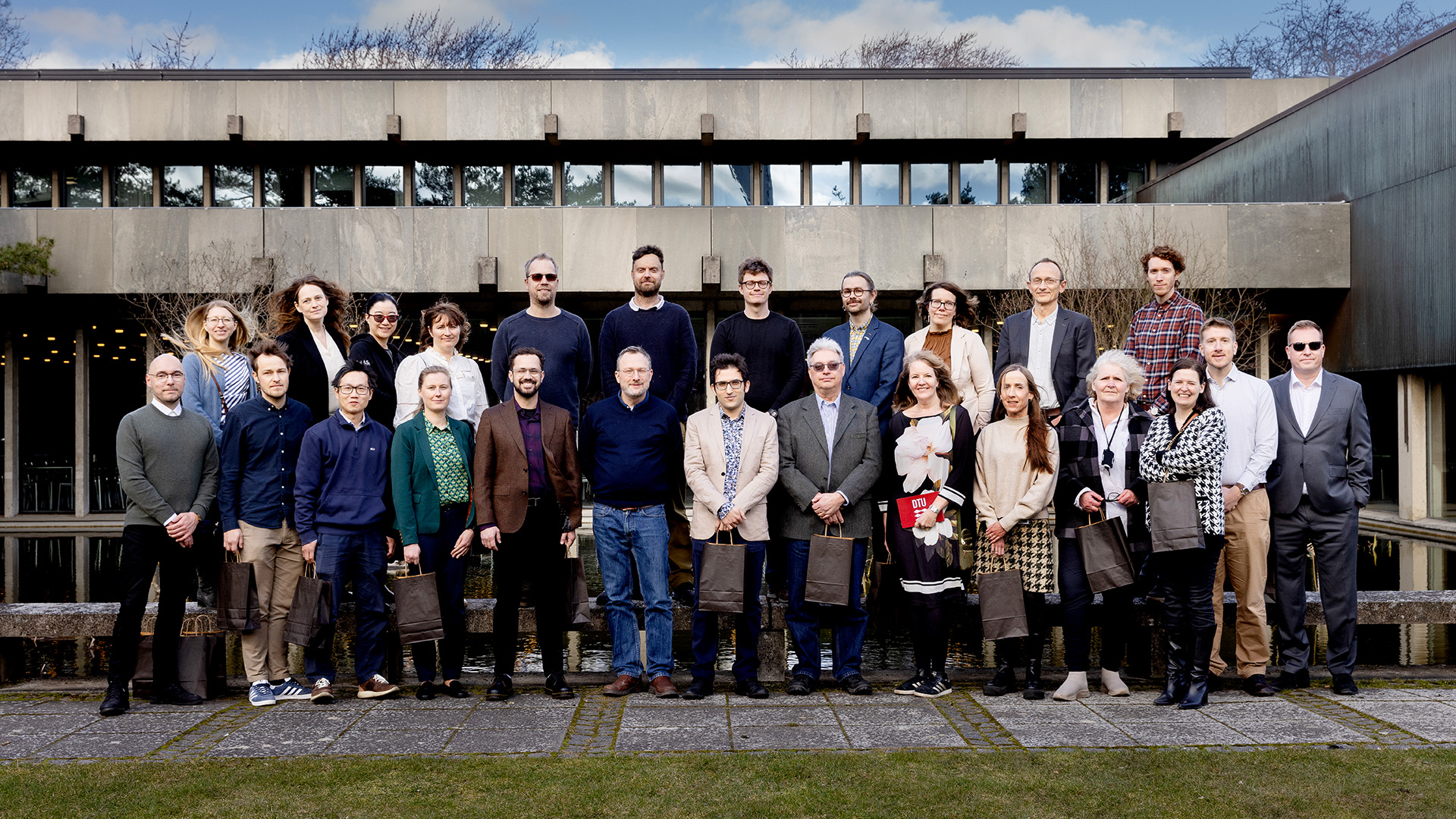 The grant recipients in attendance had their group photo taken with Christine Nellemann. Photo: Thomas Steen Sørensen