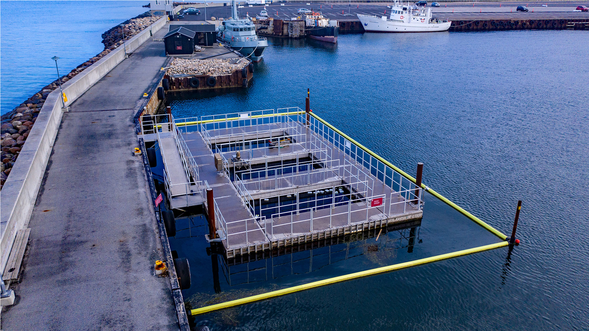 Facility for testing underwater solar cells in Hundested Harbour. Photo: Torben Rasmussen