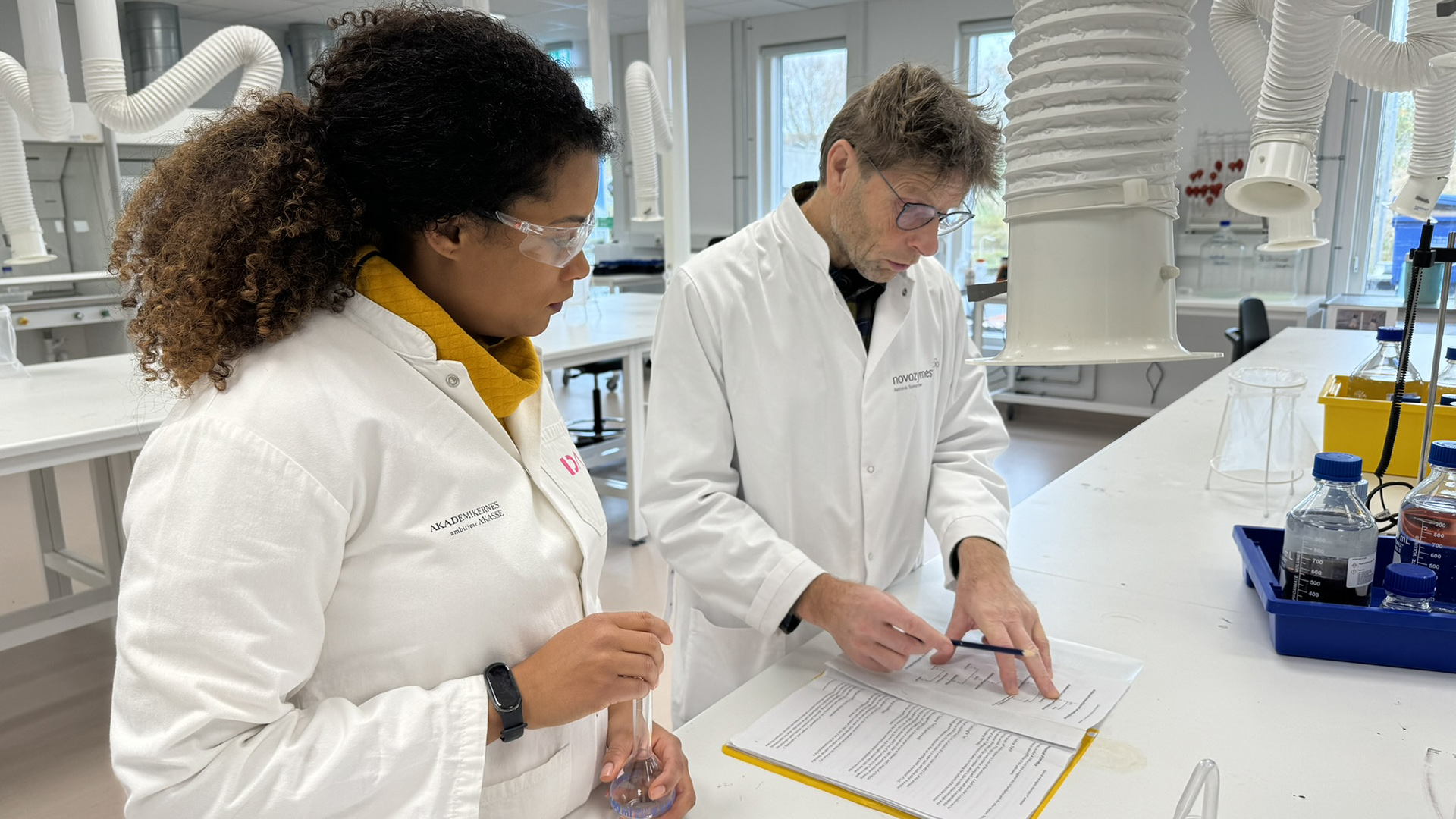 A student works in the laboratory at University College Absalon in Kalundborg. 