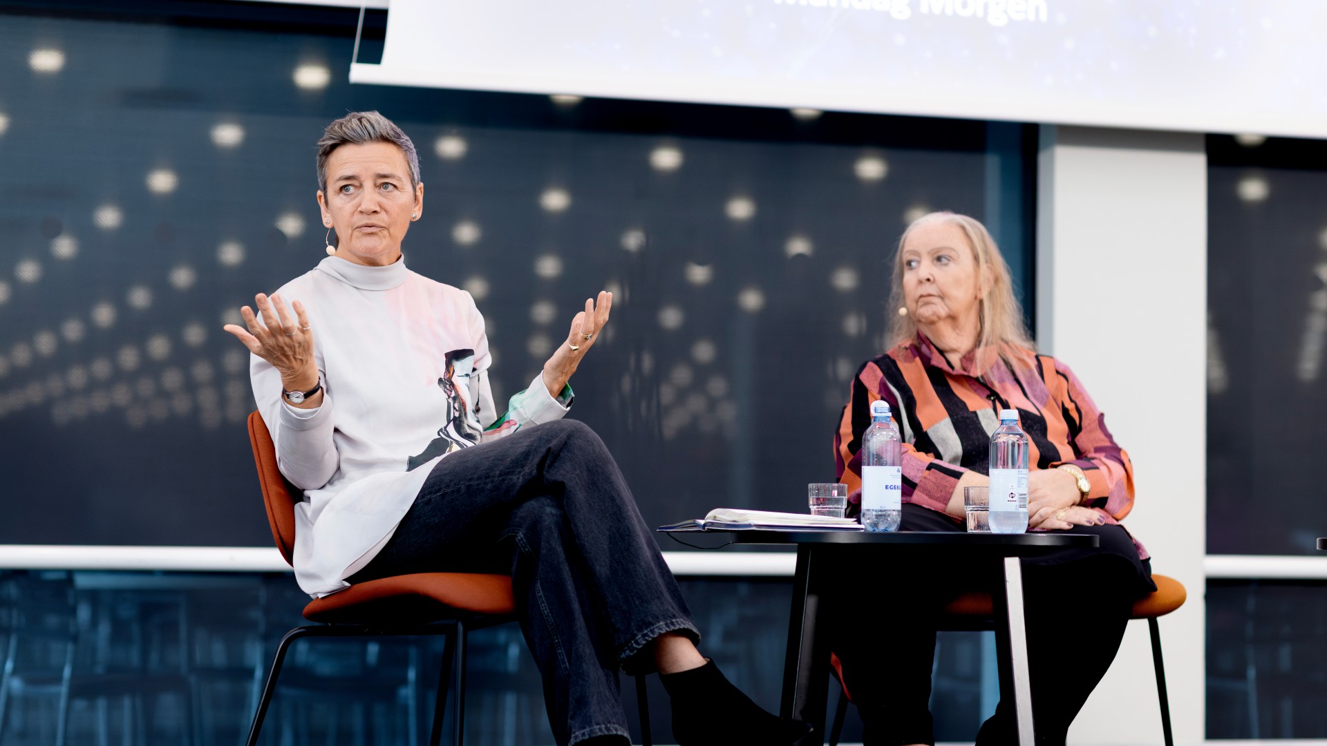 Margrethe Vestager (tv.) til panelsamtale med Lisbeth Knudsen (th.) til topmødet. 