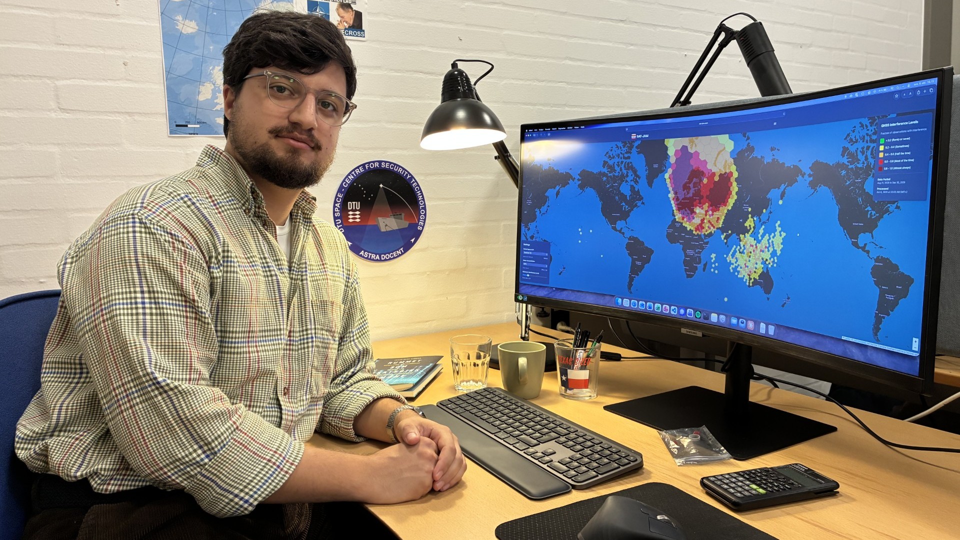 Kian Bostani Nezhad, scientist and PhD student at DTU Space and Centre for Security DTU, led the development of the SAT-JAM map, which shows how GNSS interference, including possible jamming from Earth, affects satellites in space. Photo: DTU Space.