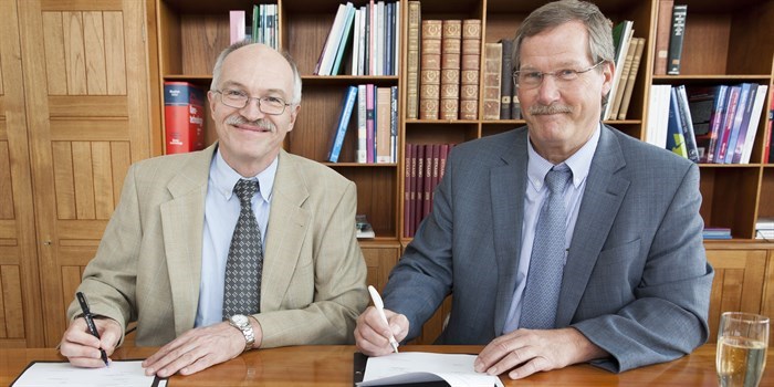 Rektor på DTU Anders Overgaard Bjarklev og adm. koncerndirektør fra MT Højgaard Torben Biilmann. Foto: Thorkild Christensen.