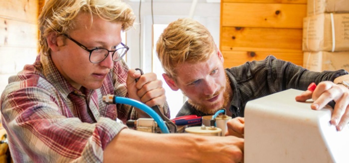Engineering students Mads Gleitze Smith and Mathias Nørbæk Johansen are repairing an oxygen concentrator at Phaplu District Hospital. Photo: private